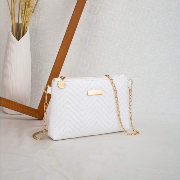Women Stylish Crossbody Bag - Picture 2 of 6